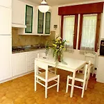 Lignano Riviera With Fireplace & Air Conditioning Apartament