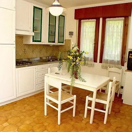 Lignano Riviera With Fireplace & Air Conditioning Apartment