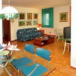Lignano Riviera With Fireplace & Air Conditioning 公寓 *