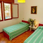 Lignano Riviera With Fireplace & Air Conditioning Appartamento Lignano Sabbiadoro