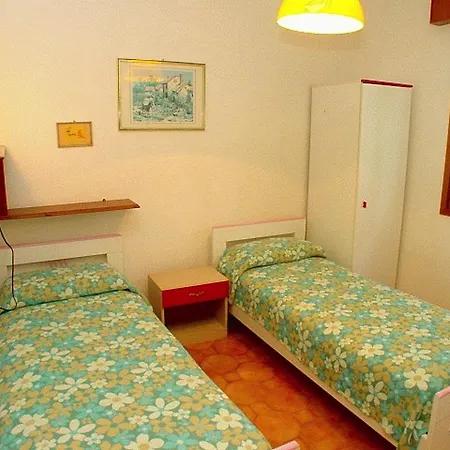 Lignano Riviera With Fireplace & Air Conditioning Lejlighed Lignano Sabbiadoro