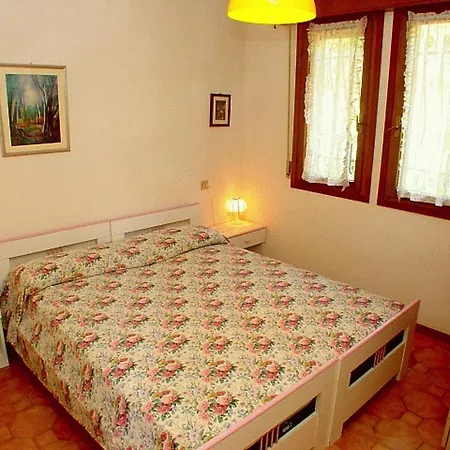 Lignano Riviera With Fireplace & Air Conditioning Lignano Sabbiadoro