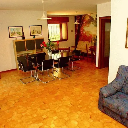 Lignano Riviera With Fireplace & Air Conditioning Lejlighed Lignano Sabbiadoro