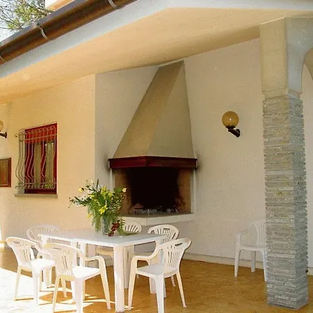 Lignano Riviera With Fireplace & Air Conditioning Apartmán